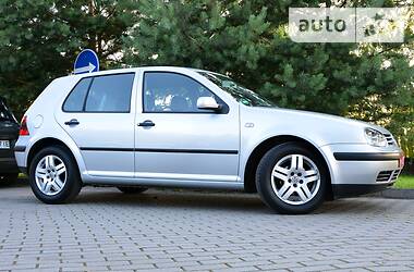 Хетчбек Volkswagen Golf 2001 в 