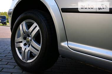 Хетчбек Volkswagen Golf 2001 в 