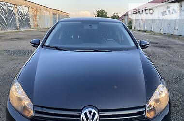 Хетчбек Volkswagen Golf 2011 в 