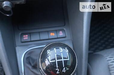 Хетчбек Volkswagen Golf 2011 в 
