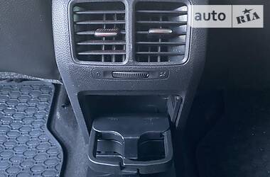 Хетчбек Volkswagen Golf 2011 в 