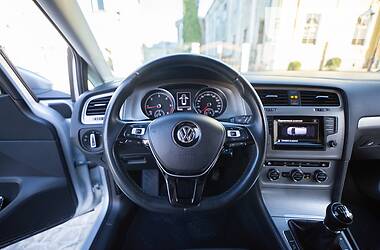 Универсал Volkswagen Golf 2015 в Золочеве