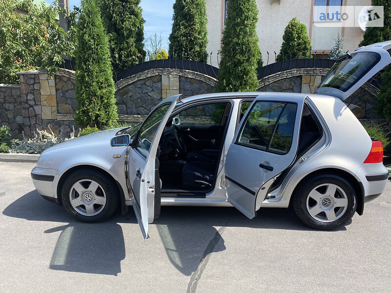 Хетчбек Volkswagen Golf 1998 в Вінниці