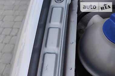 Хетчбек Volkswagen Golf 2003 в 
