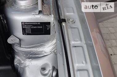 Хетчбек Volkswagen Golf 2003 в 