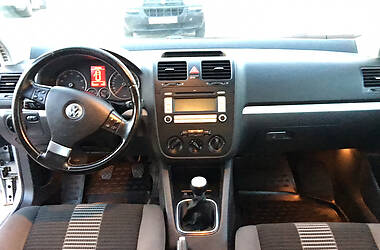 Хетчбек Volkswagen Golf 2008 в 