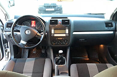 Хетчбек Volkswagen Golf 2008 в 