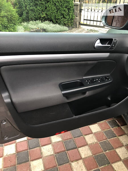Универсал Volkswagen Golf 2012 в Львове