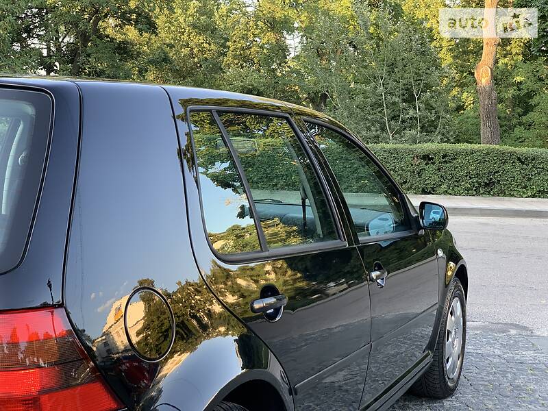 Хэтчбек Volkswagen Golf 2001 в Белой Церкви
