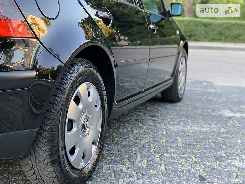 Хэтчбек Volkswagen Golf 2001 в Белой Церкви