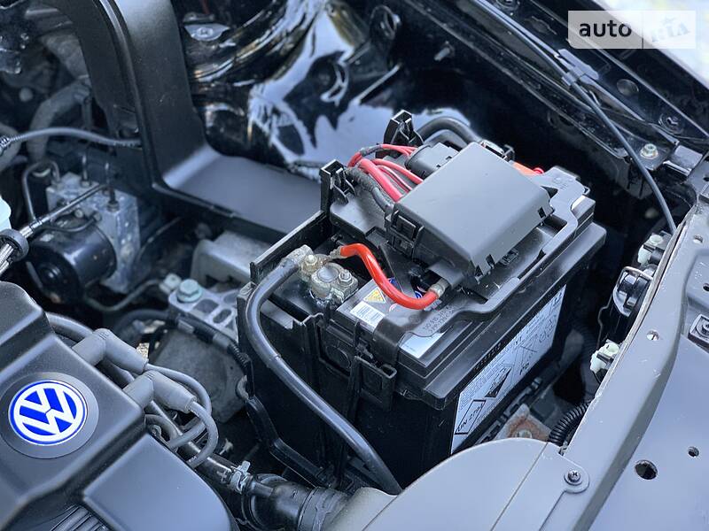 Хэтчбек Volkswagen Golf 2001 в Белой Церкви