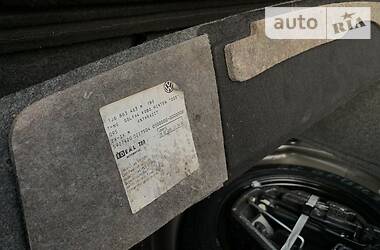 Хетчбек Volkswagen Golf 2001 в 