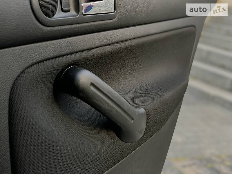 Хэтчбек Volkswagen Golf 2001 в Белой Церкви