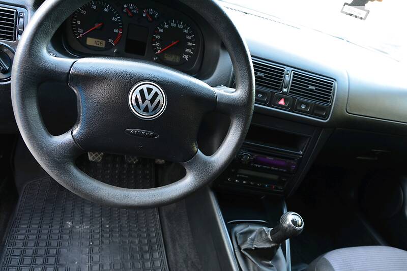 Універсал Volkswagen Golf 2001 в Дрогобичі