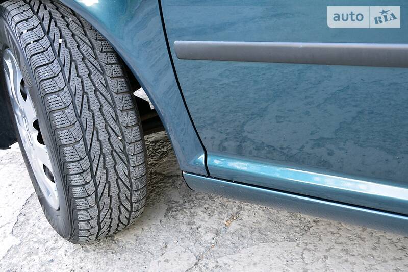 Універсал Volkswagen Golf 2001 в Дрогобичі