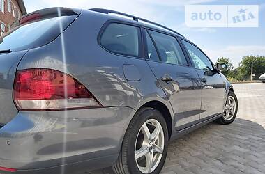 Универсал Volkswagen Golf 2010 в Ивано-Франковске