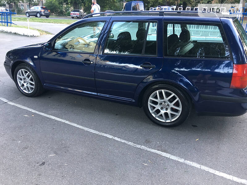 Універсал Volkswagen Golf 2000 в Вінниці