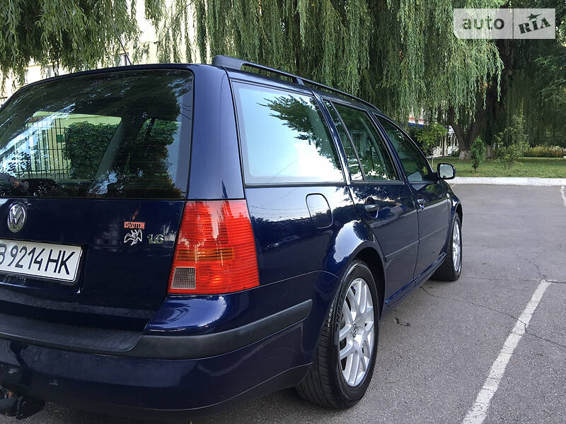 Універсал Volkswagen Golf 2000 в Вінниці
