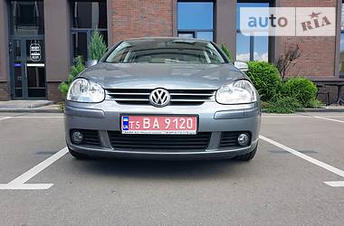 Хетчбек Volkswagen Golf 2006 в 