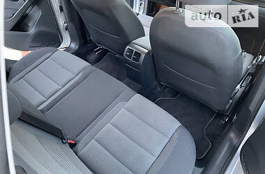 Хетчбек Volkswagen Golf 2011 в 