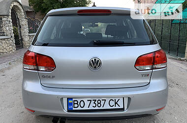 Хетчбек Volkswagen Golf 2011 в 