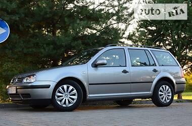 Универсал Volkswagen Golf 2003 в Бориславе