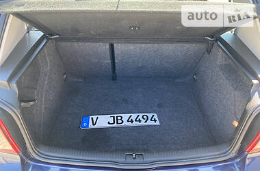 Хетчбек Volkswagen Golf 2001 в 