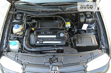 Хетчбек Volkswagen Golf 2001 в 