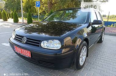 Хетчбек Volkswagen Golf 2001 в 