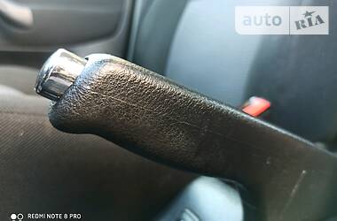 Хетчбек Volkswagen Golf 2001 в 