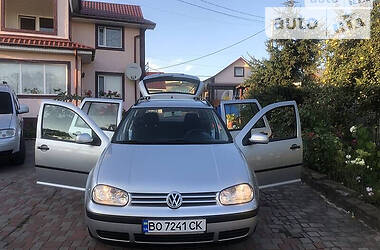 Універсал Volkswagen Golf 2000 в 