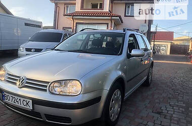 Універсал Volkswagen Golf 2000 в 