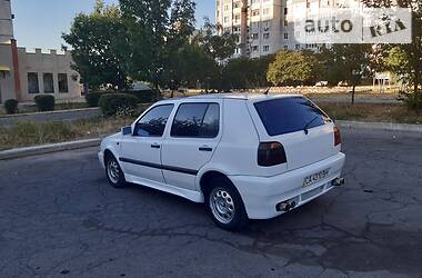 Хэтчбек Volkswagen Golf 1993 в Кропивницком