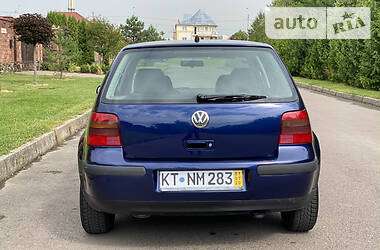 Хэтчбек Volkswagen Golf 2001 в Ровно