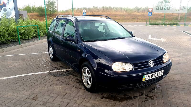 Універсал Volkswagen Golf 2000 в 