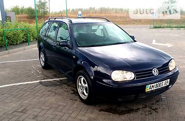 Універсал Volkswagen Golf 2000 в 