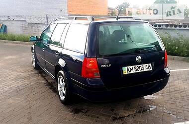 Універсал Volkswagen Golf 2000 в 