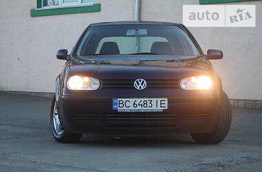 Хетчбек Volkswagen Golf 2002 в Стрию