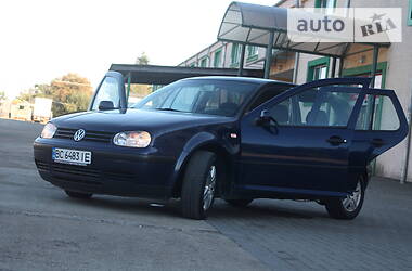 Хетчбек Volkswagen Golf 2002 в Стрию