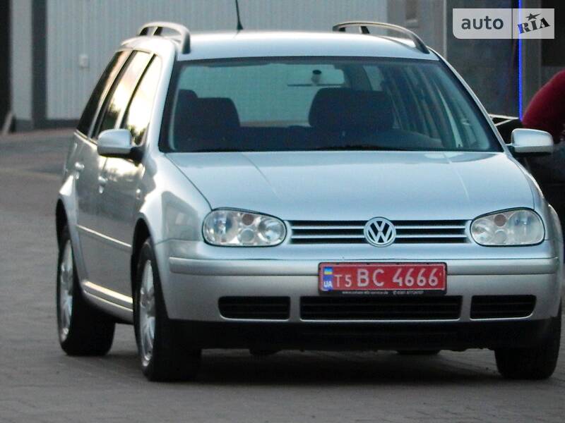 Універсал Volkswagen Golf 2002 в Сарнах