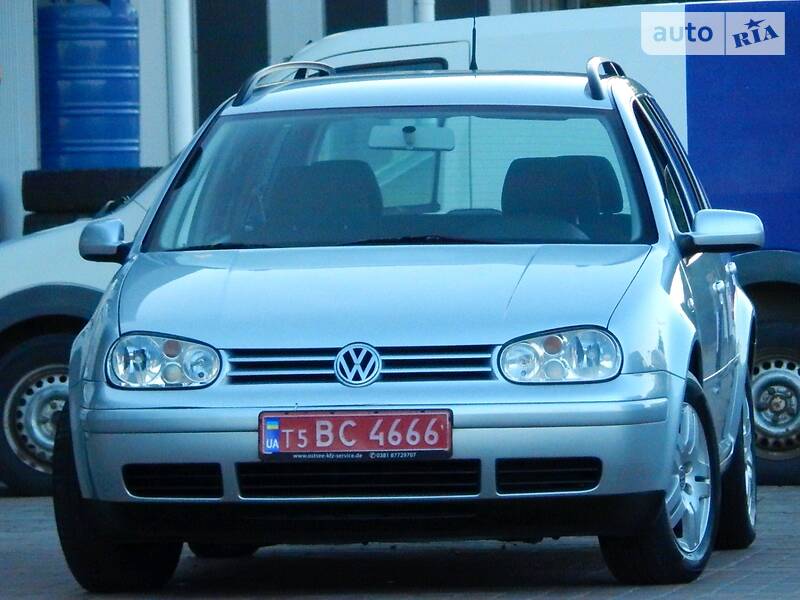 Універсал Volkswagen Golf 2002 в Сарнах