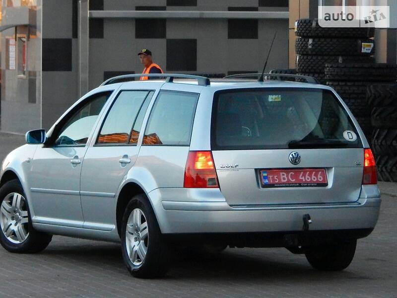 Універсал Volkswagen Golf 2002 в Сарнах