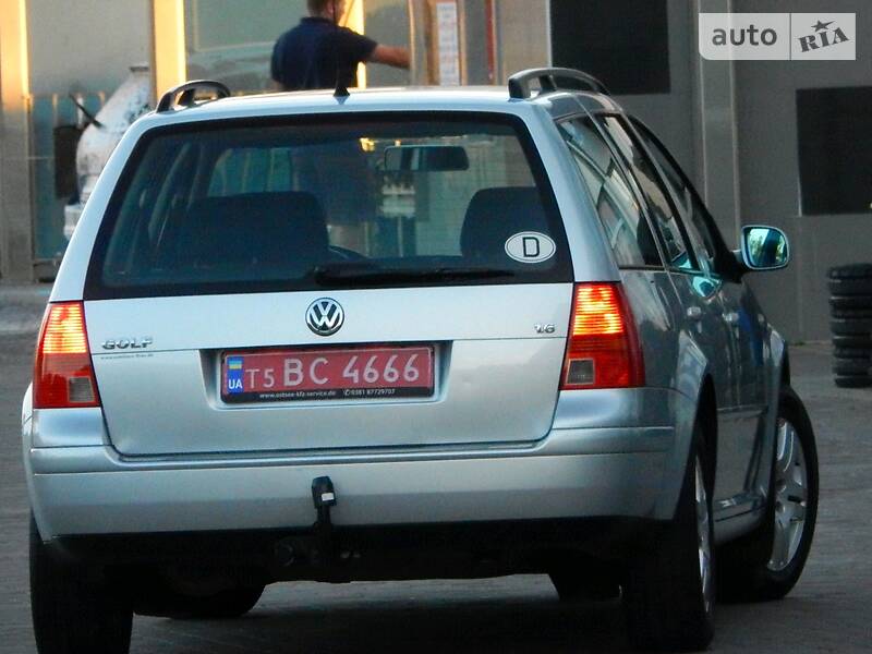 Універсал Volkswagen Golf 2002 в Сарнах
