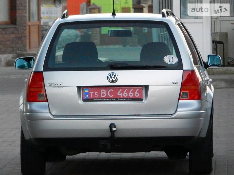 Універсал Volkswagen Golf 2002 в Сарнах