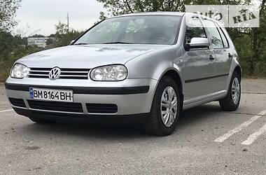 Хетчбек Volkswagen Golf 2001 в Сумах