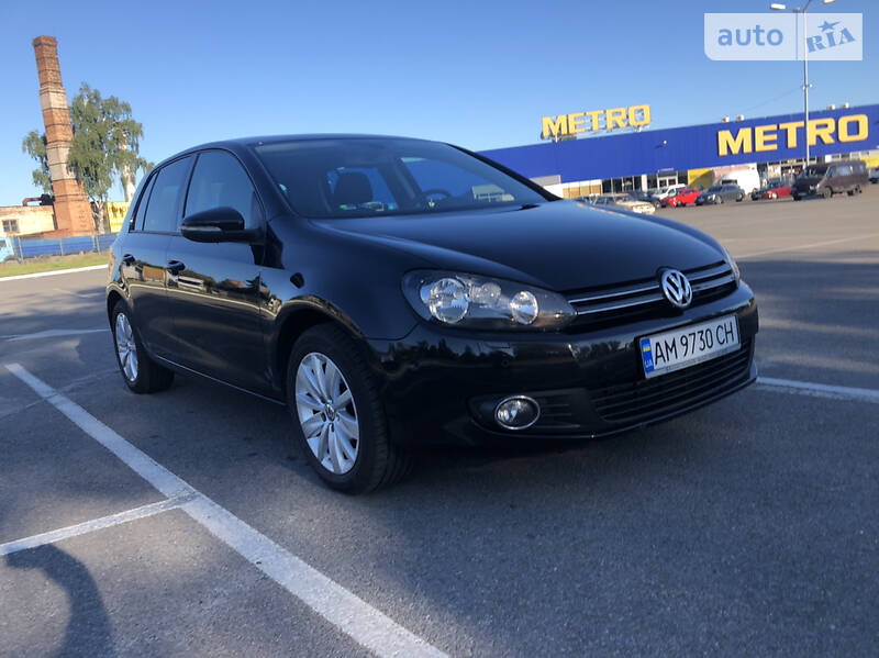 Хэтчбек Volkswagen Golf 2010 в Житомире