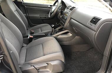 Хетчбек Volkswagen Golf 2004 в 