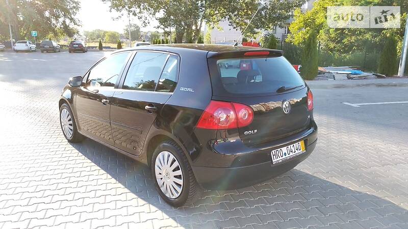Хетчбек Volkswagen Golf 2006 в Житомирі