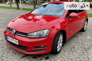 Хетчбек Volkswagen Golf 2012 в 