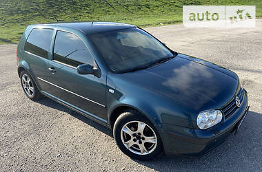 Хэтчбек Volkswagen Golf 2002 в Энергодаре